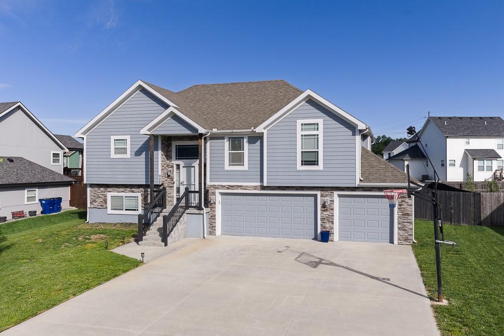 Listing Photo MLS #HMS2621394