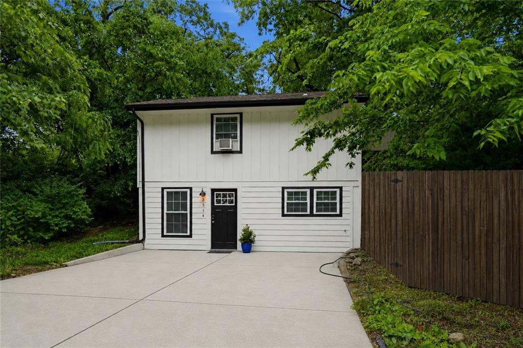 Listing Photo MLS #HMS2621469