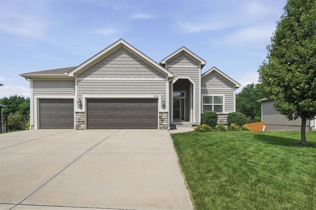 Listing Photo MLS #HMS2621473