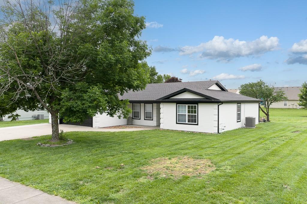 Listing Photo MLS #HMS2621510