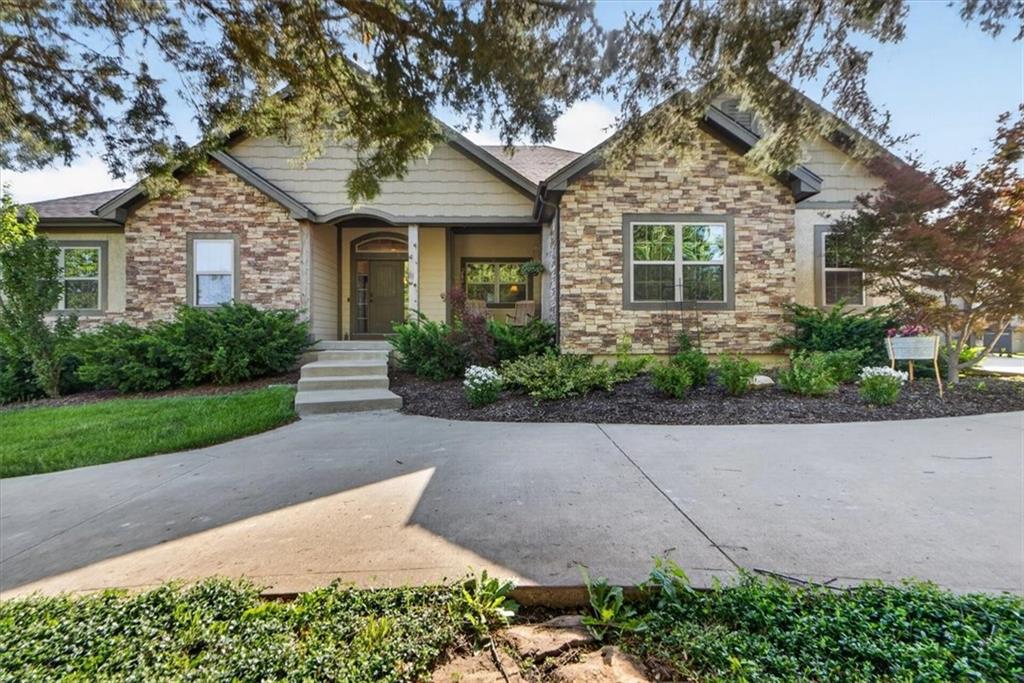 Listing Photo MLS #HMS2621540