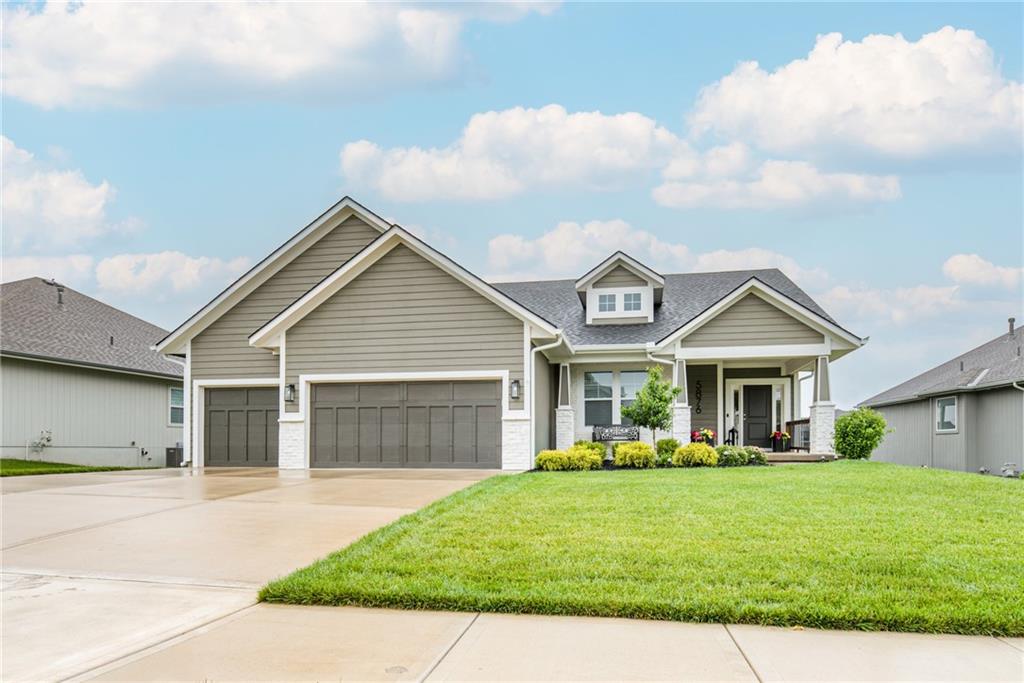 Listing Photo MLS #HMS2621625