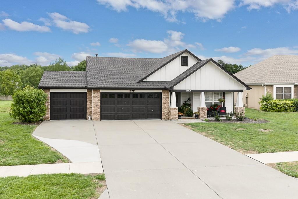 Listing Photo MLS #HMS2621657
