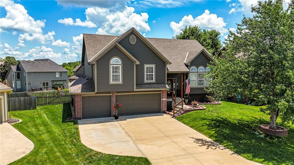 Listing Photo MLS #HMS2621716