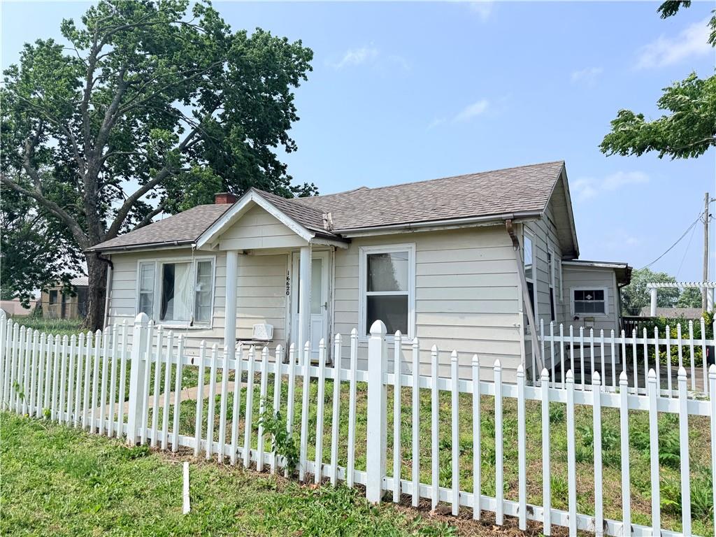 Listing Photo MLS #HMS2621822