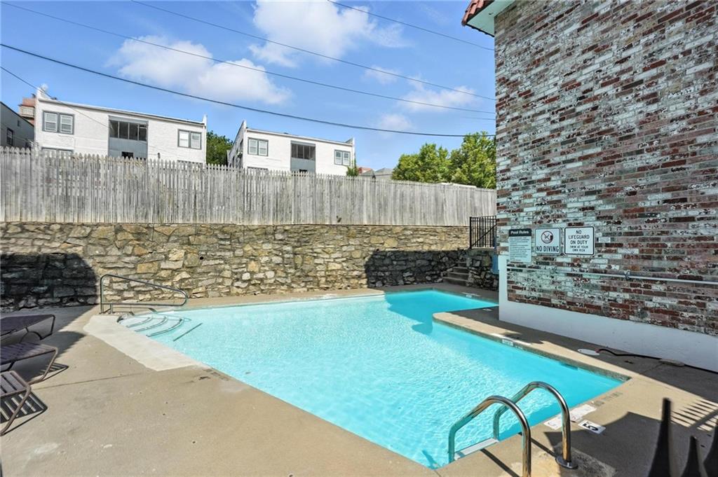 Listing Photo MLS #HMS2621832