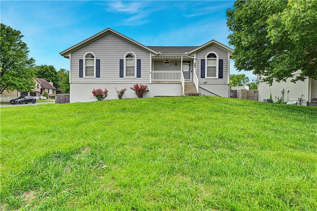Listing Photo MLS #HMS2621912