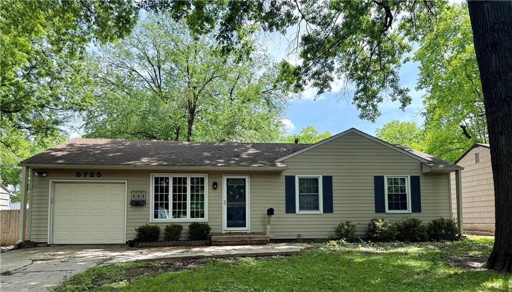 Listing Photo MLS #HMS2621943