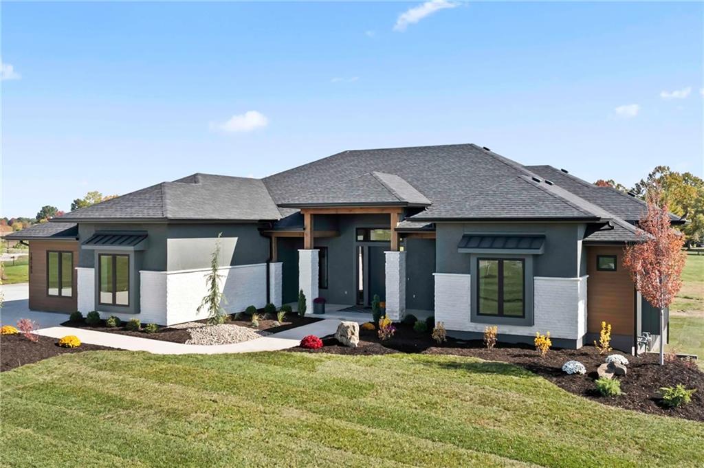 Listing Photo MLS #HMS2622034