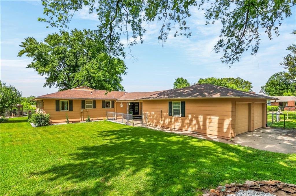 Listing Photo MLS #HMS2622053