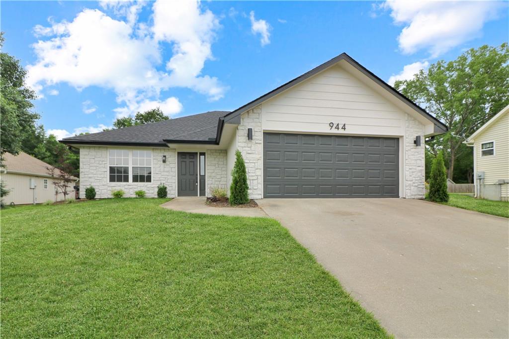 Listing Photo MLS #HMS2622123