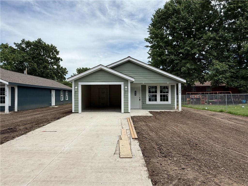 Listing Photo MLS #HMS2622387