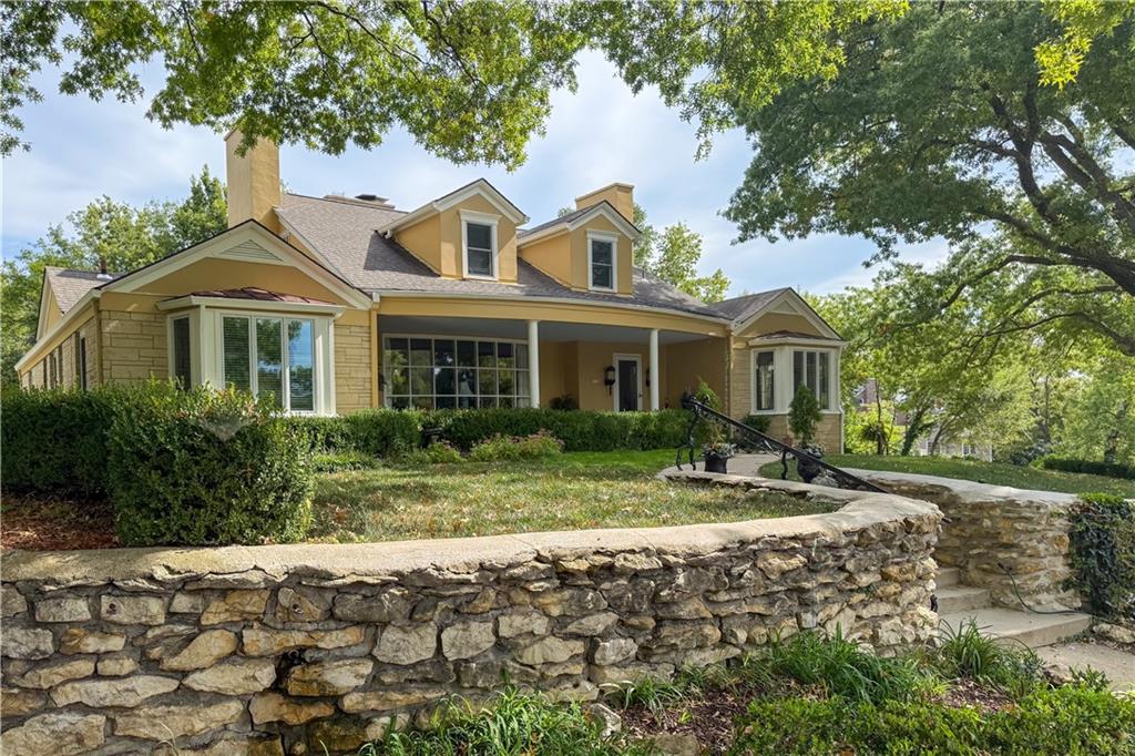 Listing Photo MLS #HMS2623094