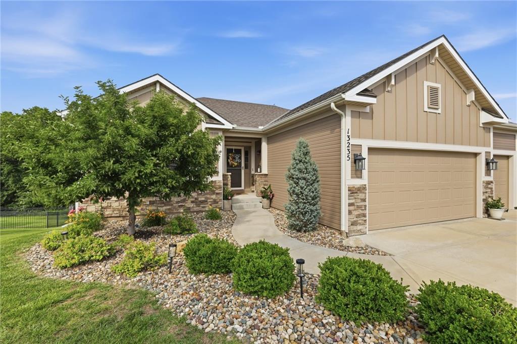 Listing Photo MLS #HMS2623203