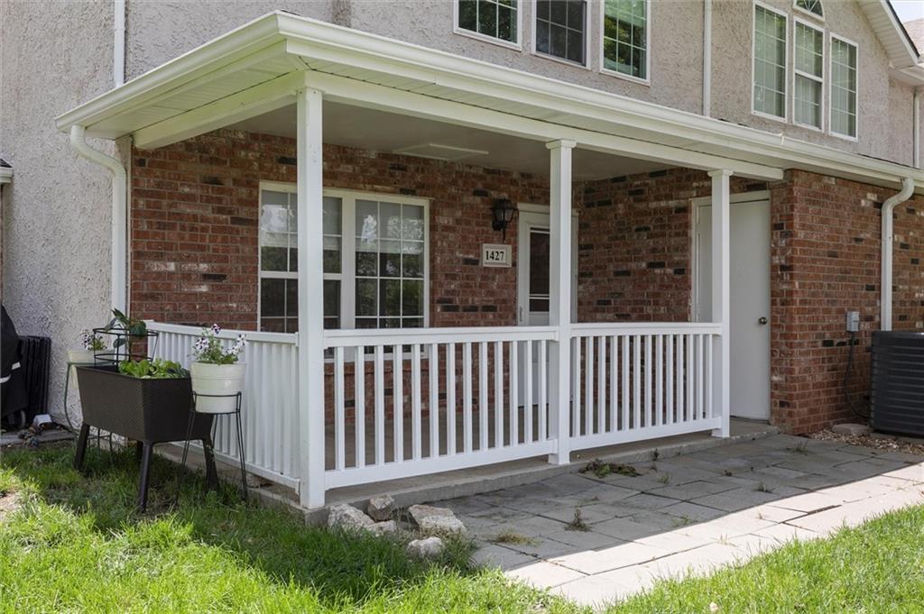 Listing Photo MLS #HMS2623460