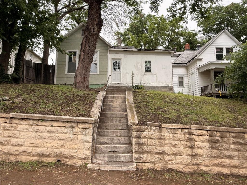 Listing Photo MLS #HMS2623500