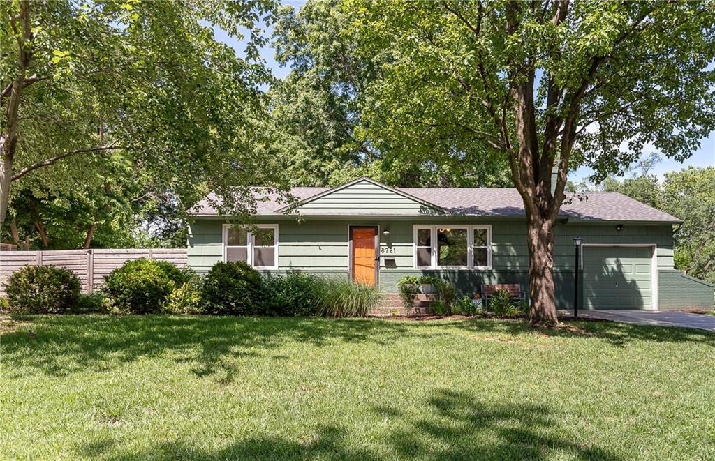 Listing Photo MLS #HMS2623503