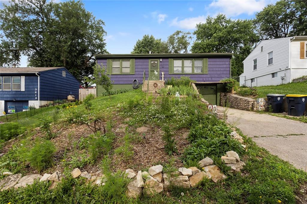 Listing Photo MLS #HMS2624001