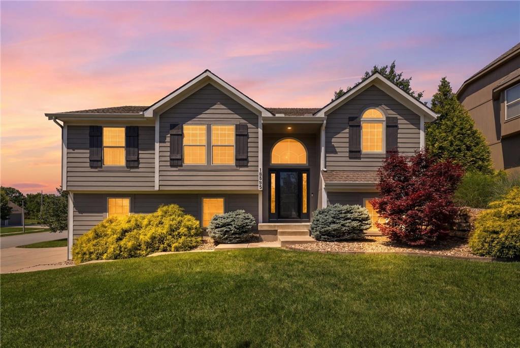 Listing Photo MLS #HMS2624052