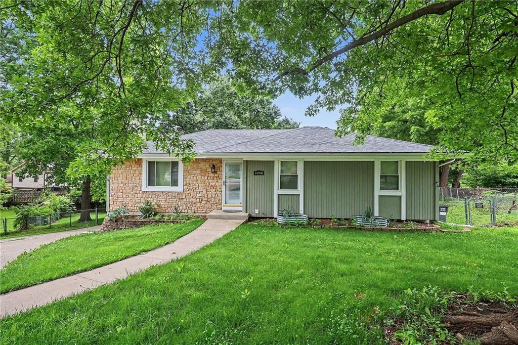 Listing Photo MLS #HMS2624278