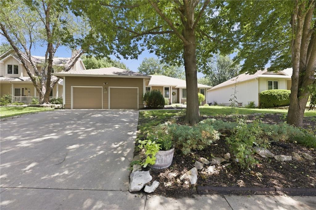 Listing Photo MLS #HMS2624325