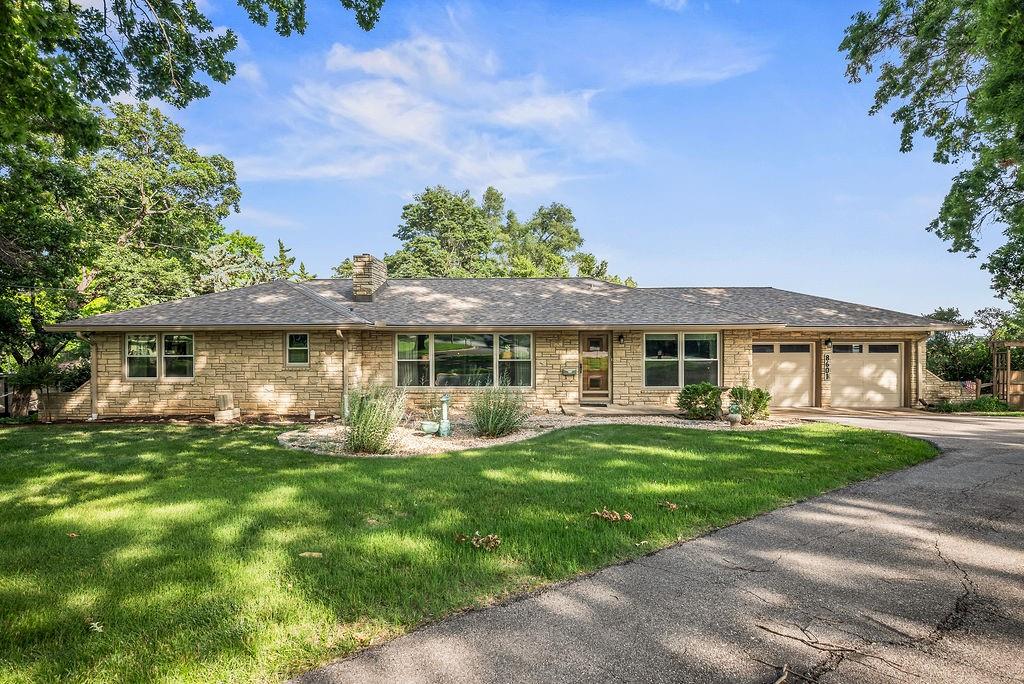 Listing Photo MLS #HMS2624957