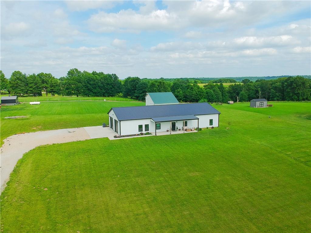 Listing Photo MLS #HMS2625010