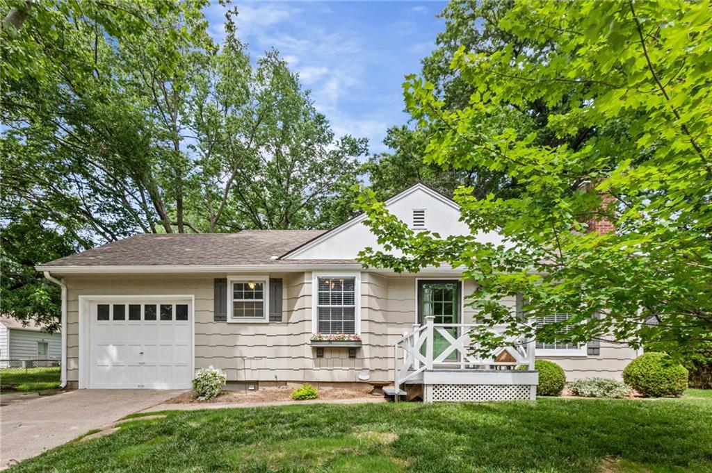 Listing Photo MLS #HMS2625024
