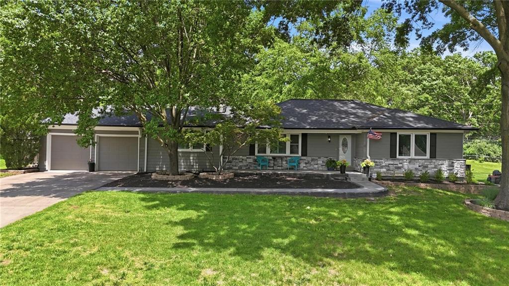 Listing Photo MLS #HMS2625307