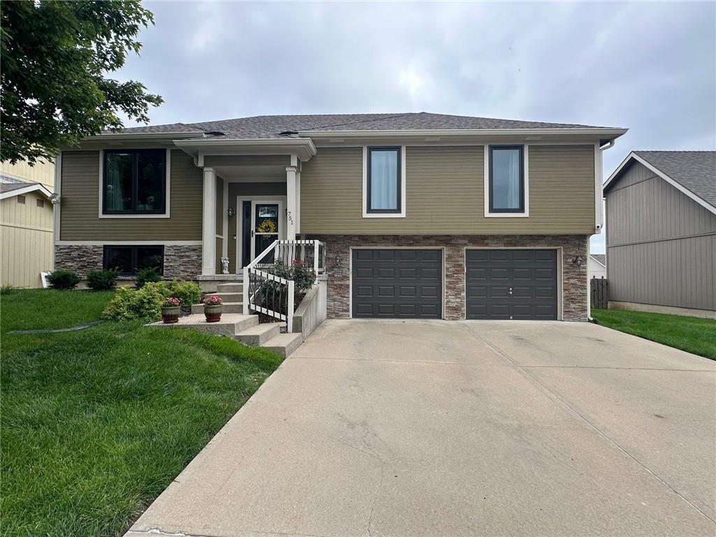 Listing Photo MLS #HMS2625313