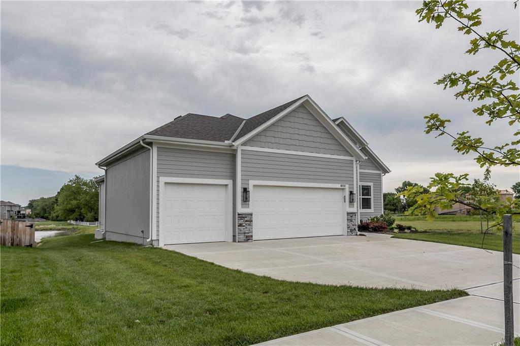 Listing Photo MLS #HMS2625325