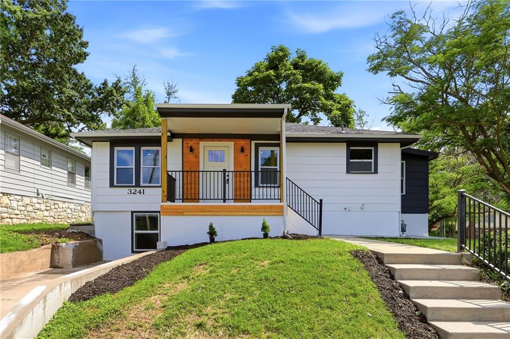 Listing Photo MLS #HMS2625587