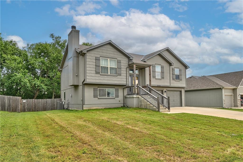 Listing Photo MLS #HMS2625806