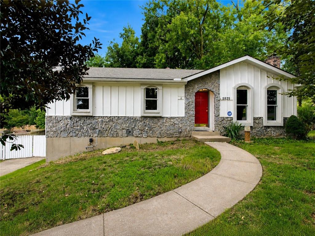Listing Photo MLS #HMS2626087