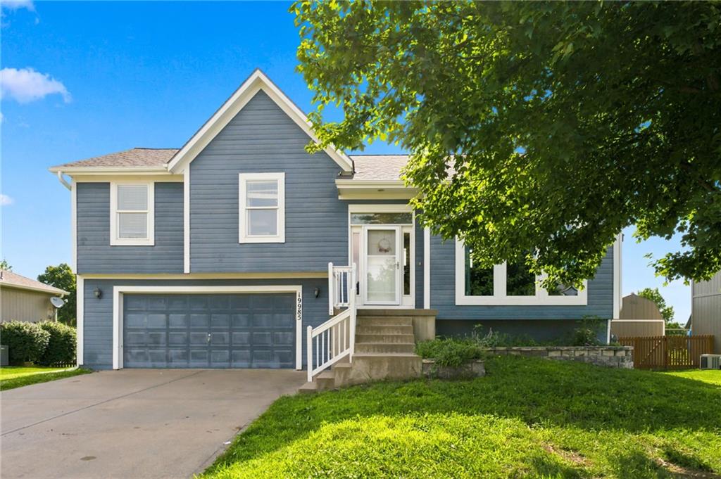 Listing Photo MLS #HMS2626134