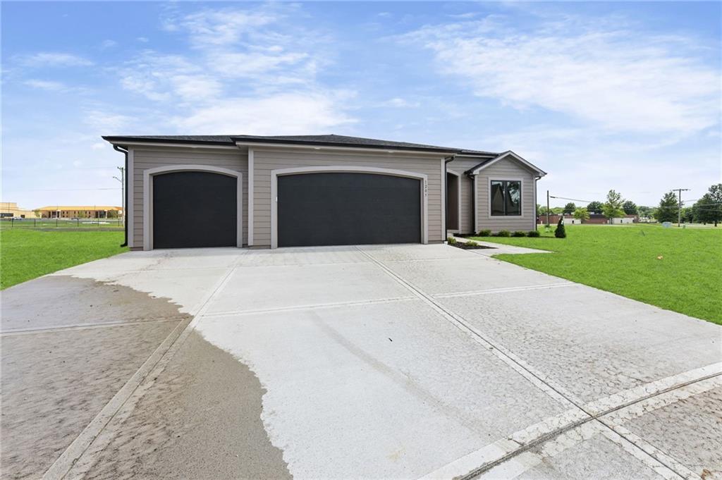 Listing Photo MLS #HMS2626676