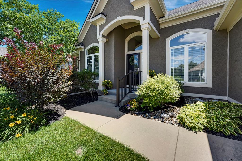 Listing Photo MLS #HMS2626708