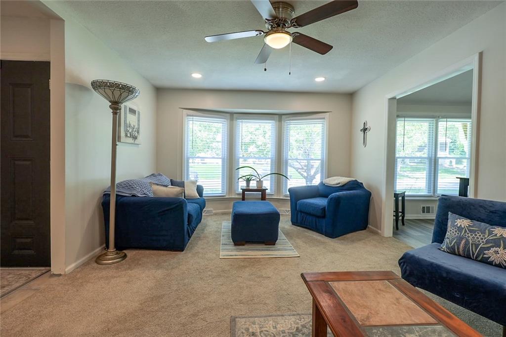 Listing Photo MLS #HMS2626988