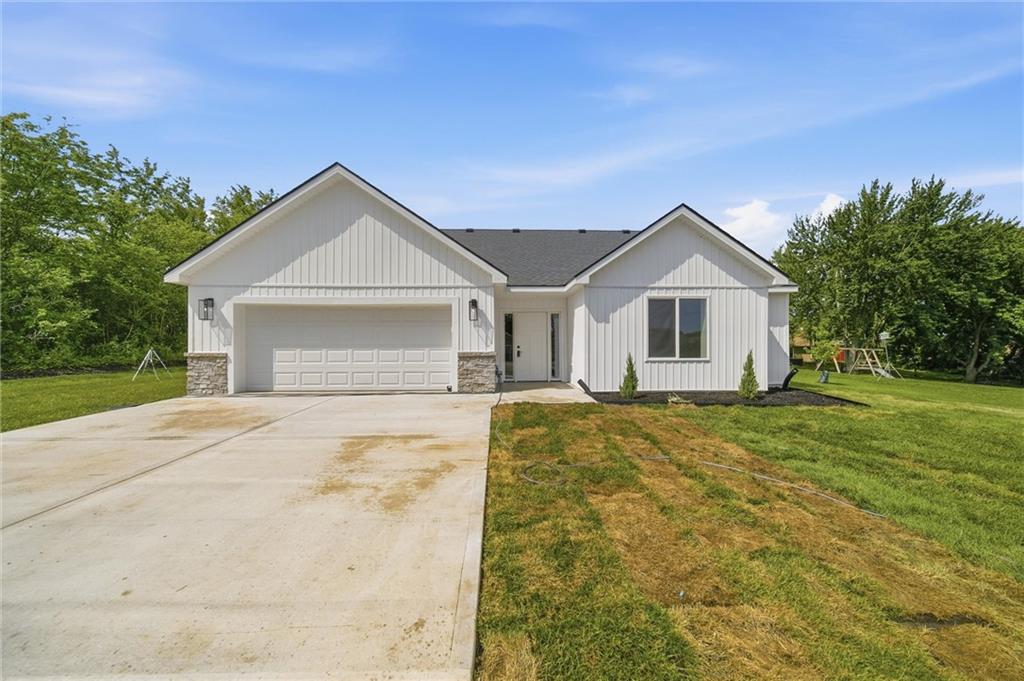 Listing Photo MLS #HMS2627071