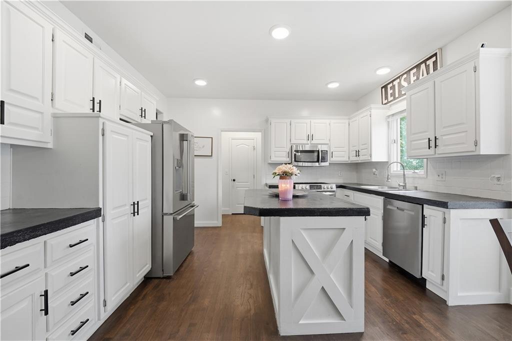 Listing Photo MLS #HMS2627108