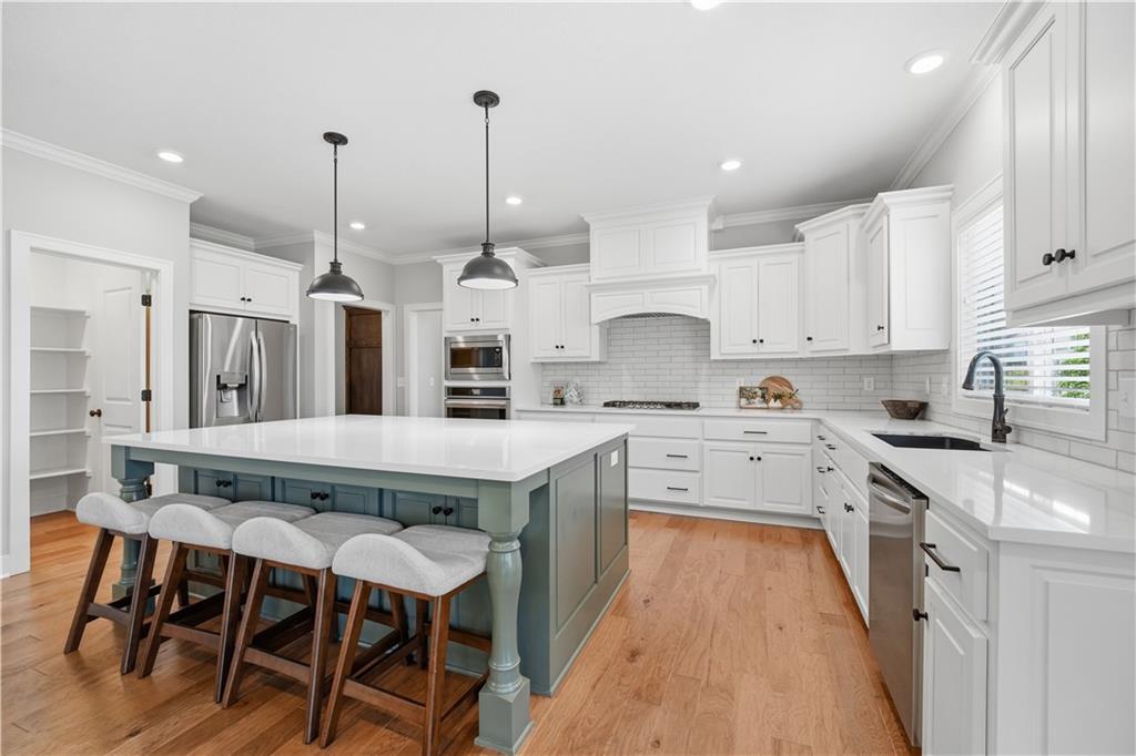 Listing Photo MLS #HMS2627110