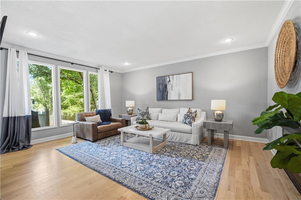 Listing Photo MLS #HMS2627280