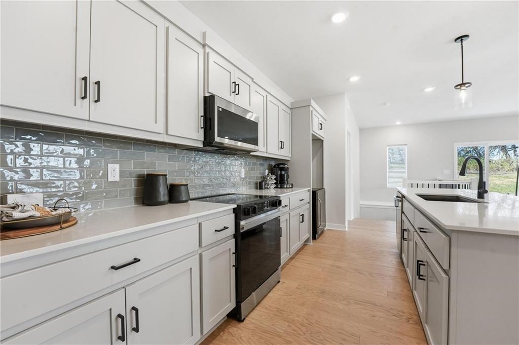 Listing Photo MLS #HMS2627379