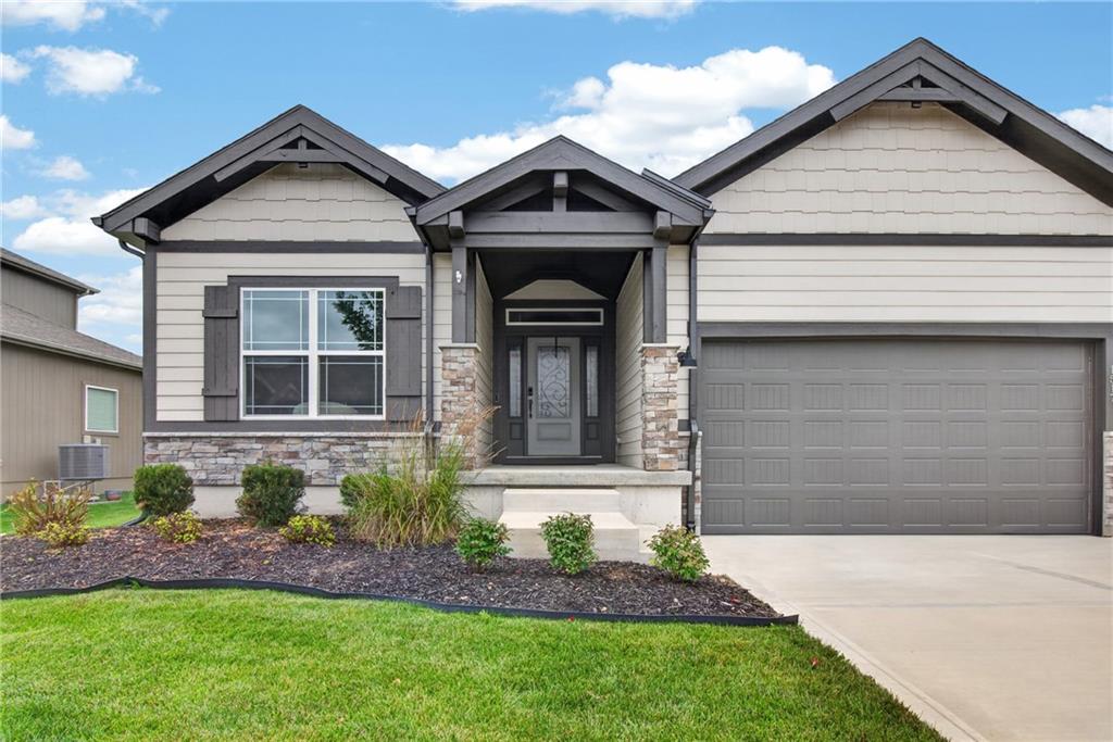 Listing Photo MLS #HMS2627392