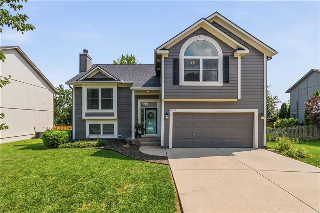 Listing Photo MLS #HMS2627423