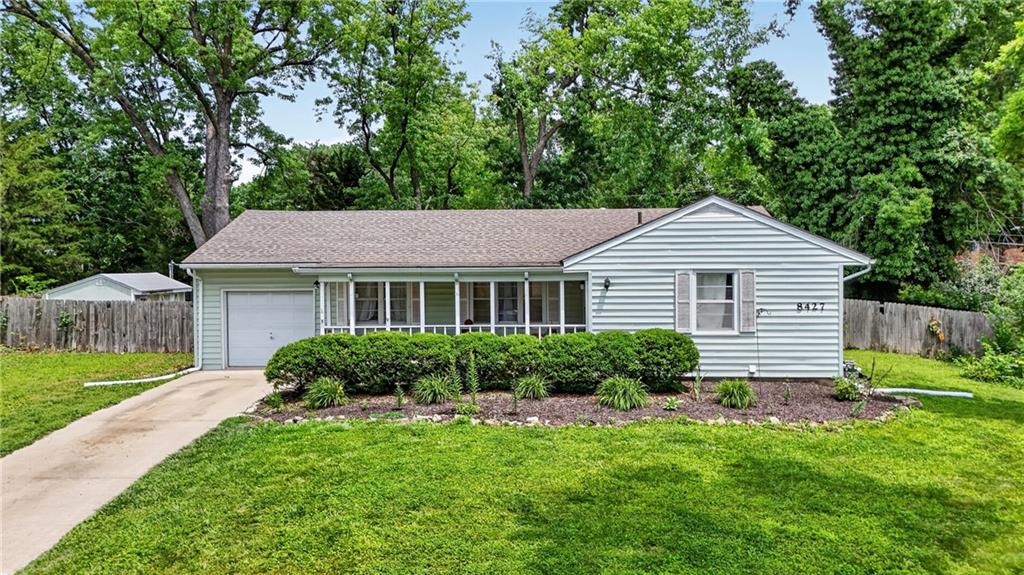Listing Photo MLS #HMS2628071