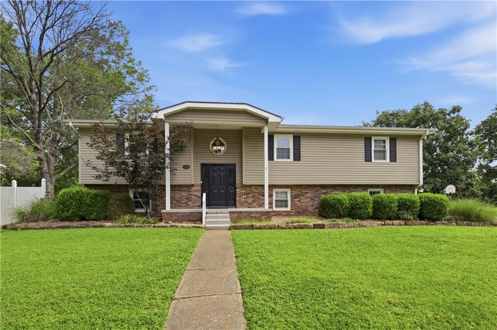 Listing Photo MLS #HMS2628245