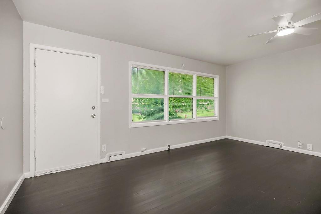 Listing Photo MLS #HMS2629096