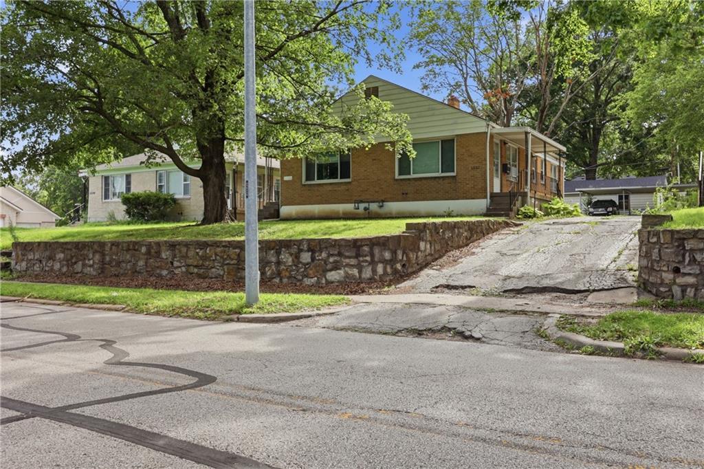 Listing Photo MLS #HMS2629237