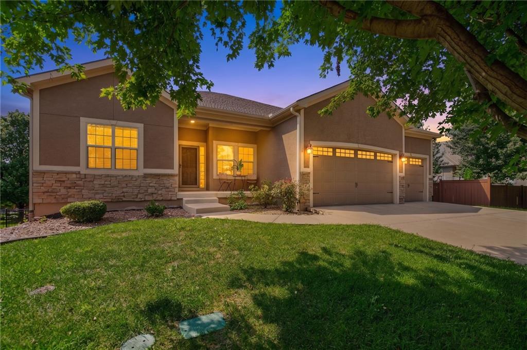 Listing Photo MLS #HMS2630367